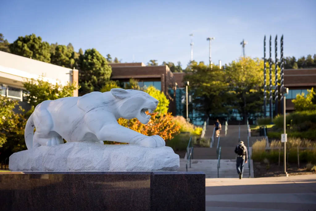 mountain lion statue